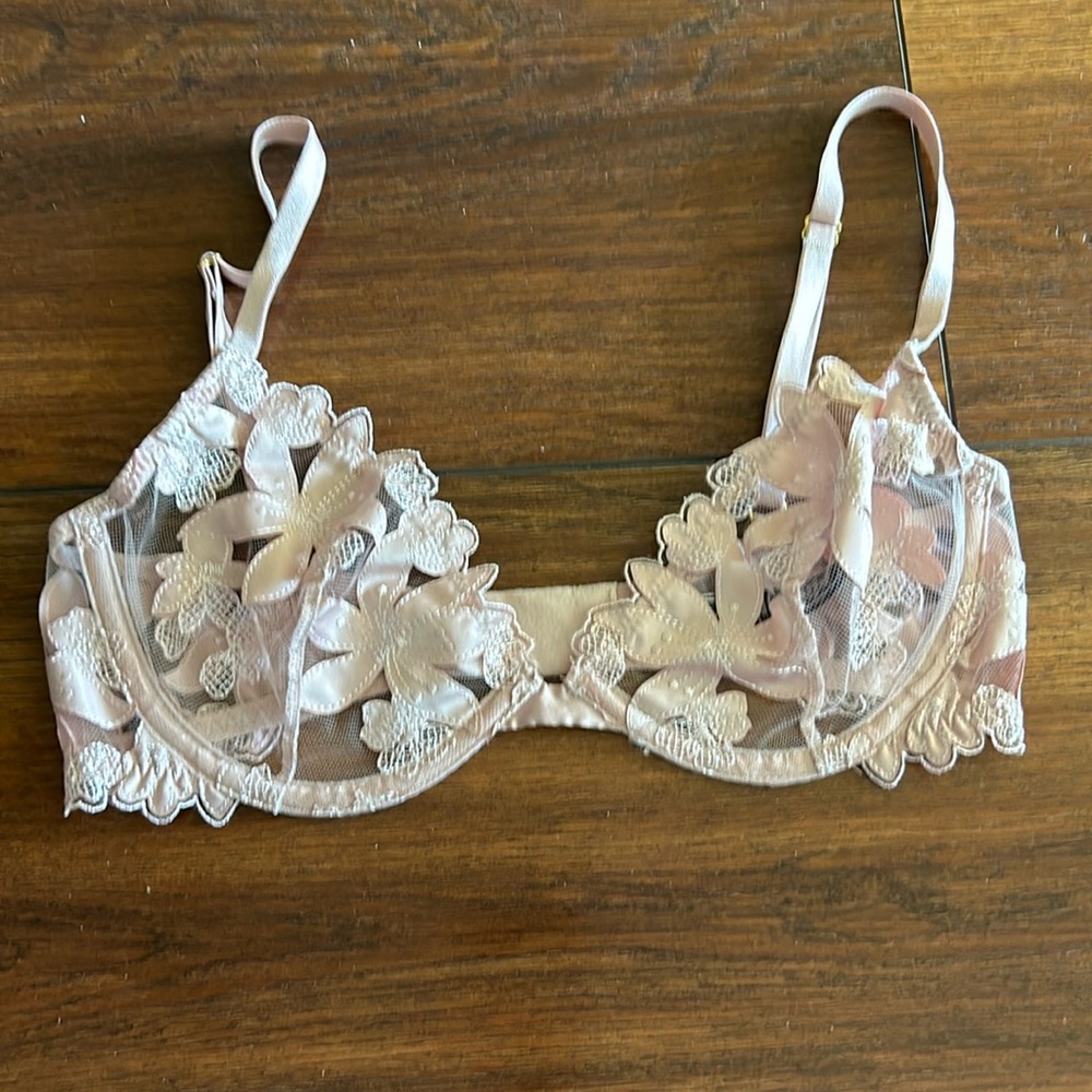 Victoria’s Secret LUXE Unlined Floral Embroidered Demi Bra